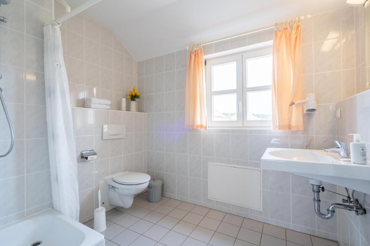 Feriendorf Rugana - Klassik Appartement mit 1 Schlafzimmer D16 Dranske Exterior foto